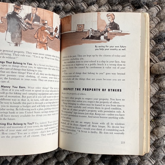Vintage Boy Scouts Handbook from 1963 - Picture 4 of 5